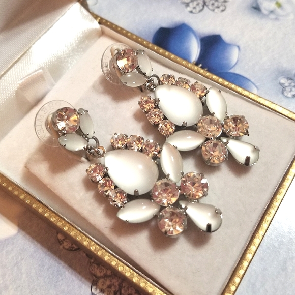 NEW Premier Designs Crystal & Moonglow Glam Earrings - Picture 5 of 6